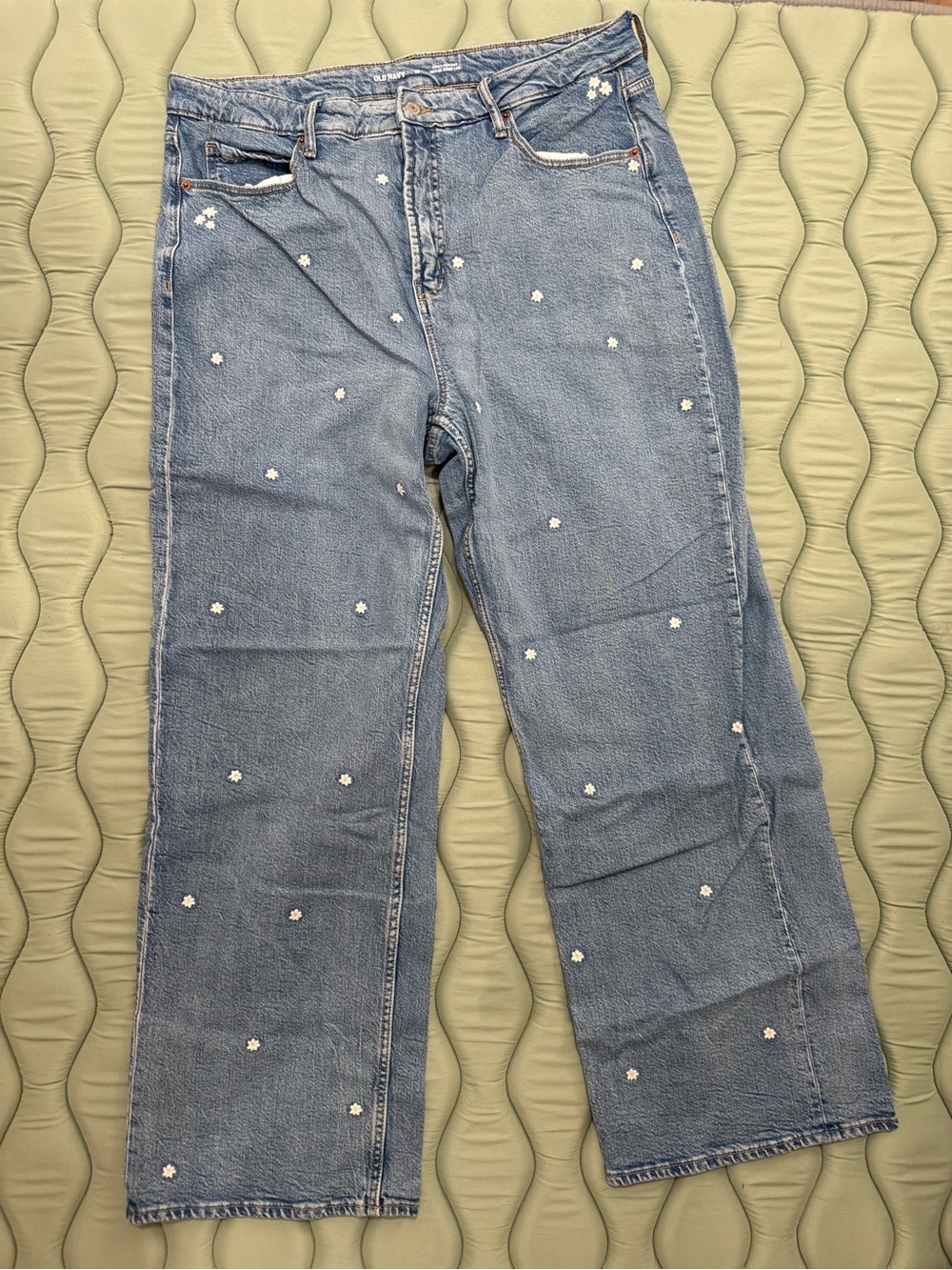 Old Navy Light Blue Wide-Leg Jeans with White Daisy Embroidery